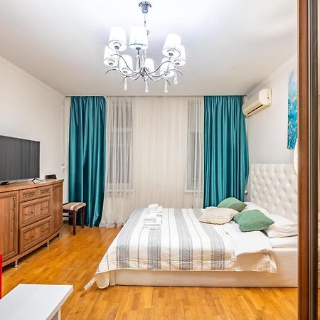 Just Another Comfy Apartment On The Main Squere. 2 Bedrooms, Own Heating, Ac Lviv Dış mekan fotoğraf