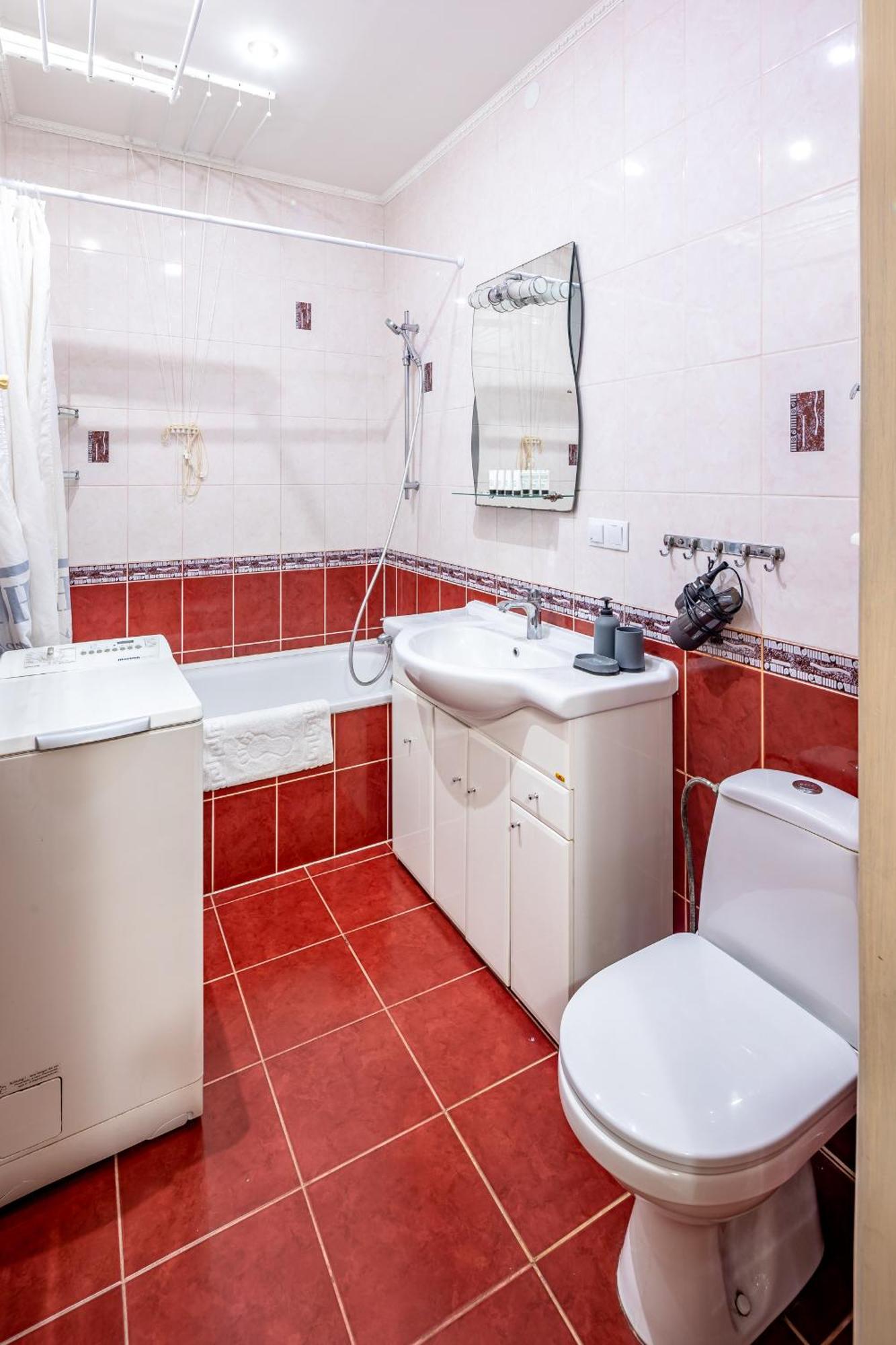 Just Another Comfy Apartment On The Main Squere. 2 Bedrooms, Own Heating, Ac Lviv Dış mekan fotoğraf