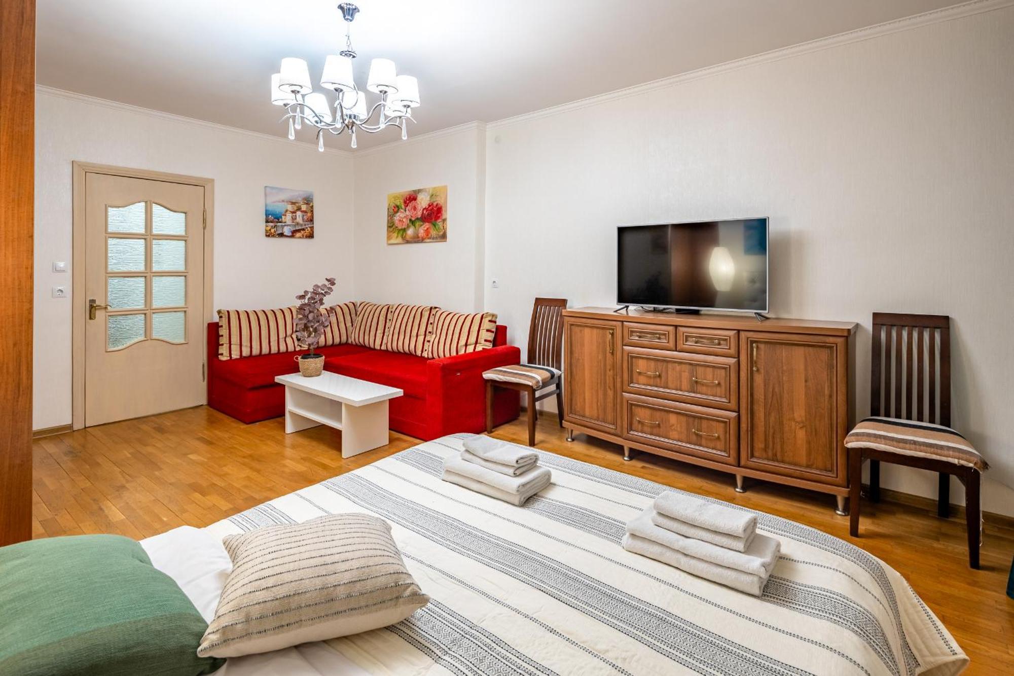 Just Another Comfy Apartment On The Main Squere. 2 Bedrooms, Own Heating, Ac Lviv Dış mekan fotoğraf