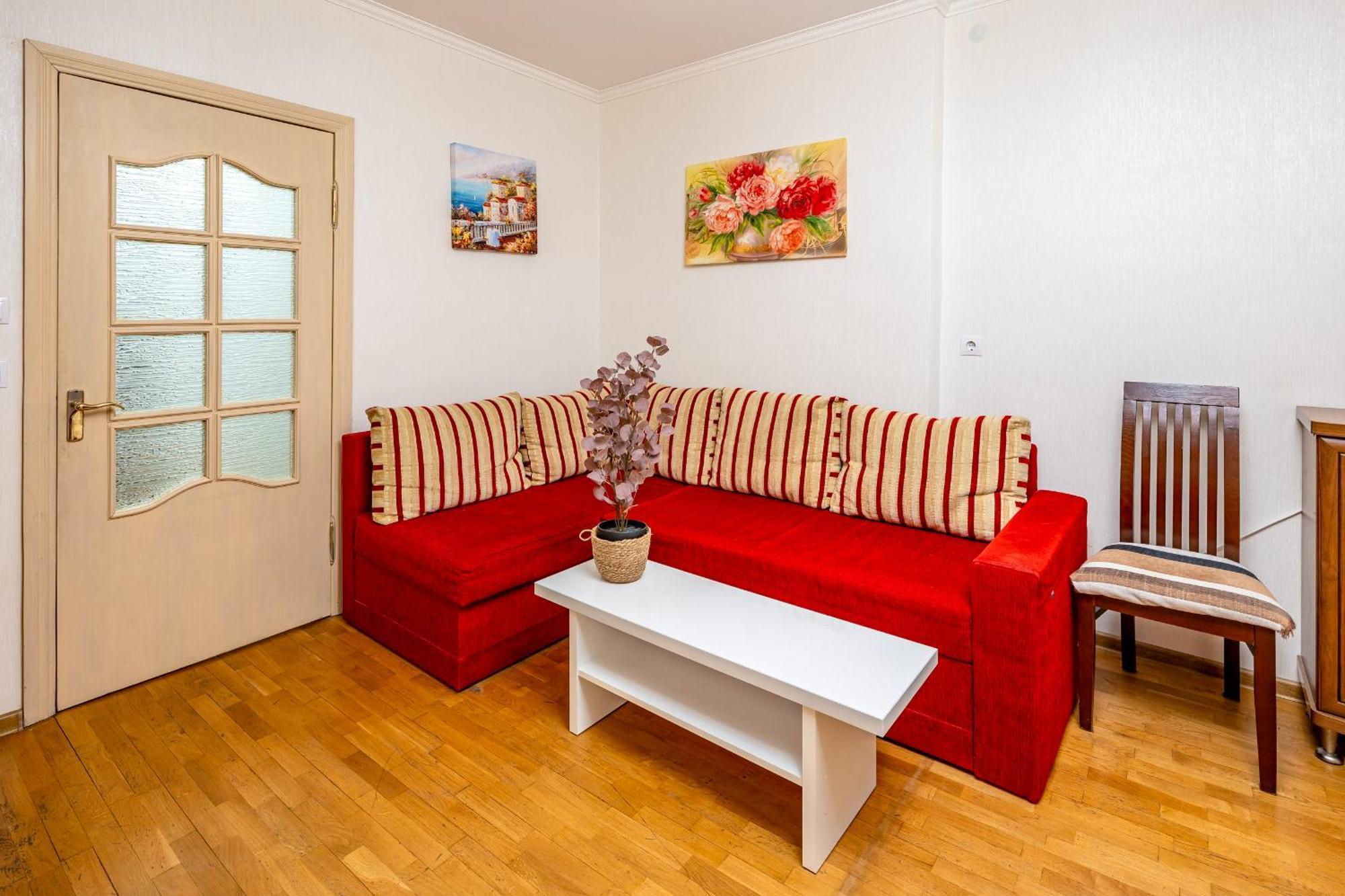 Just Another Comfy Apartment On The Main Squere. 2 Bedrooms, Own Heating, Ac Lviv Dış mekan fotoğraf
