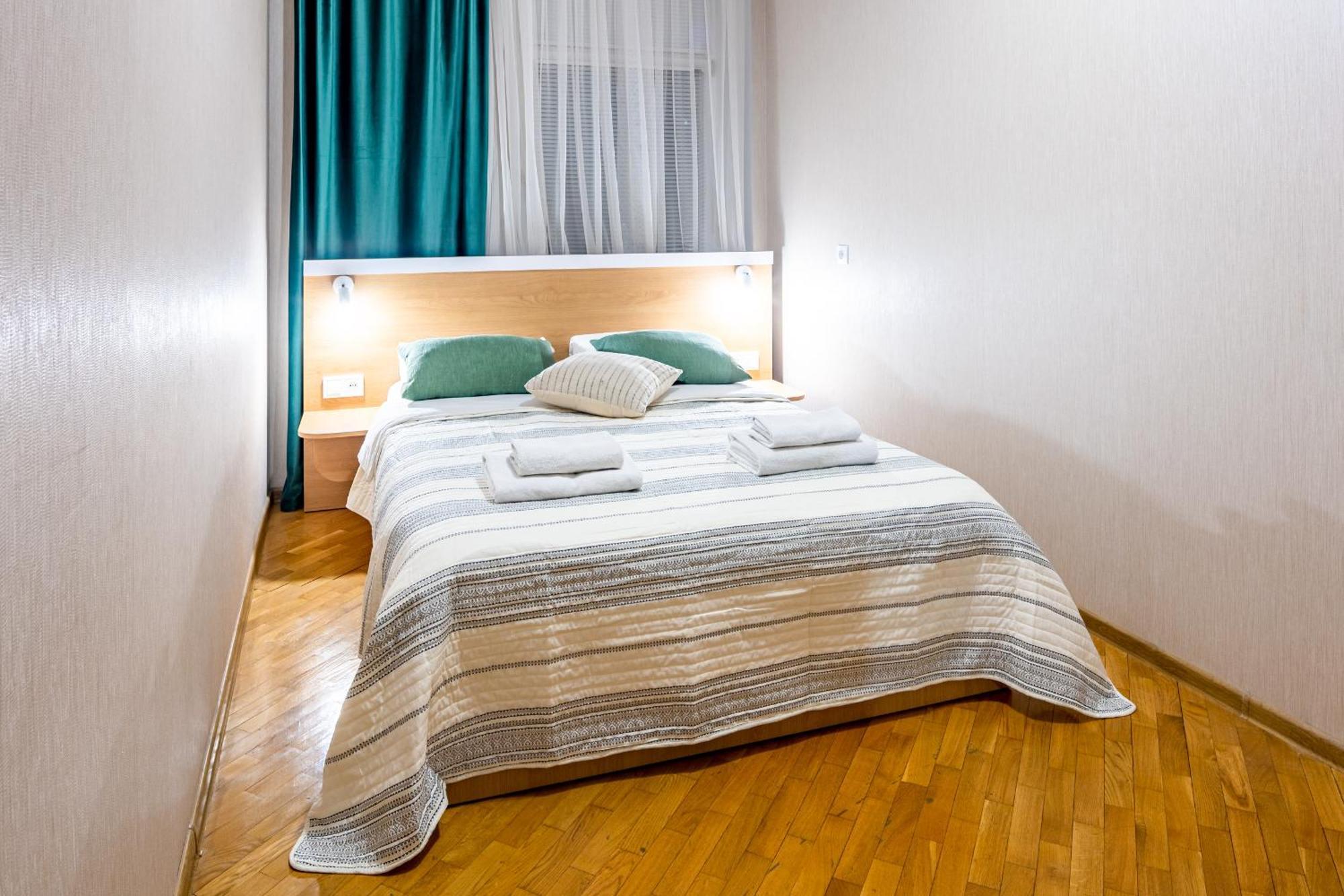 Just Another Comfy Apartment On The Main Squere. 2 Bedrooms, Own Heating, Ac Lviv Dış mekan fotoğraf