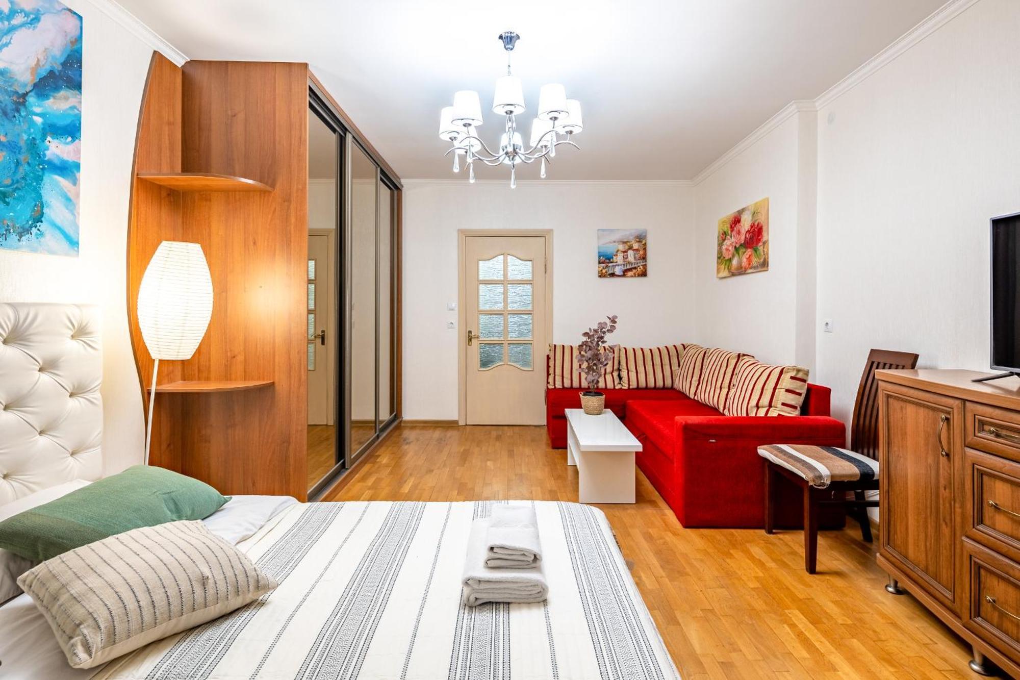 Just Another Comfy Apartment On The Main Squere. 2 Bedrooms, Own Heating, Ac Lviv Dış mekan fotoğraf