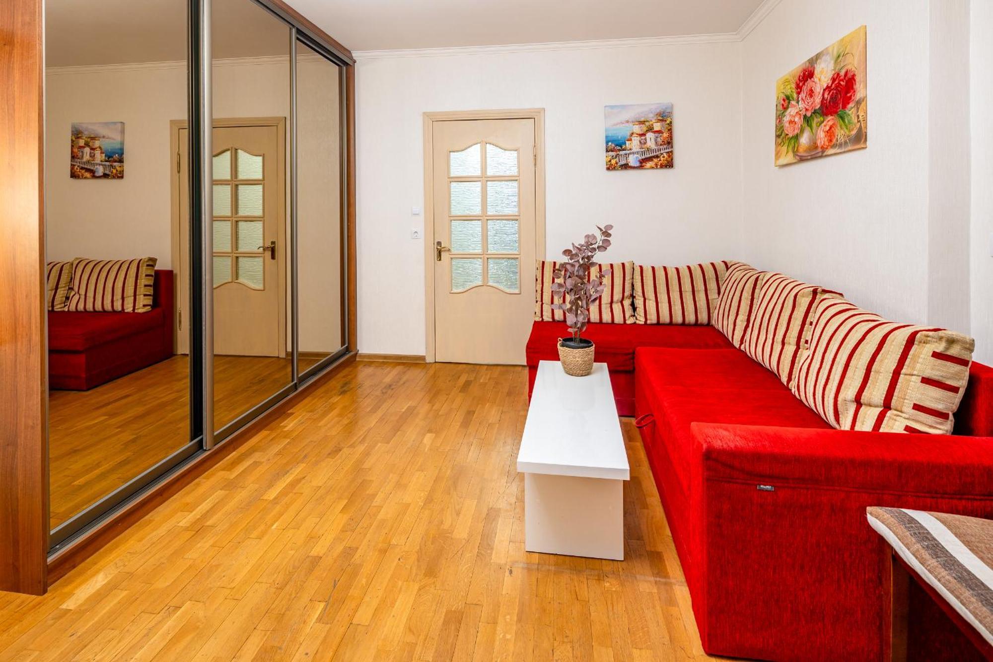 Just Another Comfy Apartment On The Main Squere. 2 Bedrooms, Own Heating, Ac Lviv Dış mekan fotoğraf