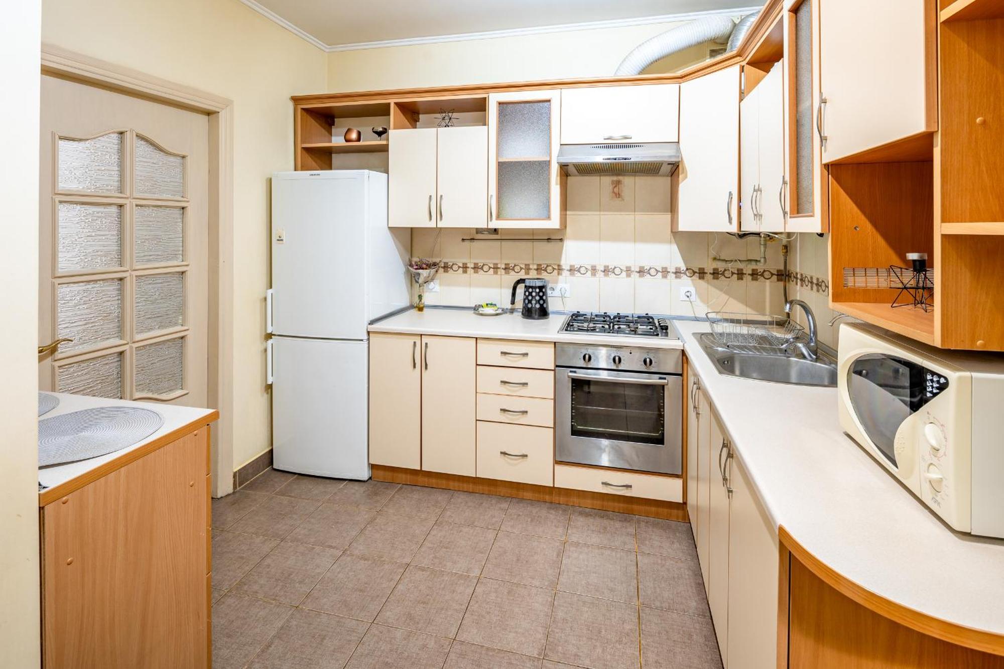 Just Another Comfy Apartment On The Main Squere. 2 Bedrooms, Own Heating, Ac Lviv Dış mekan fotoğraf