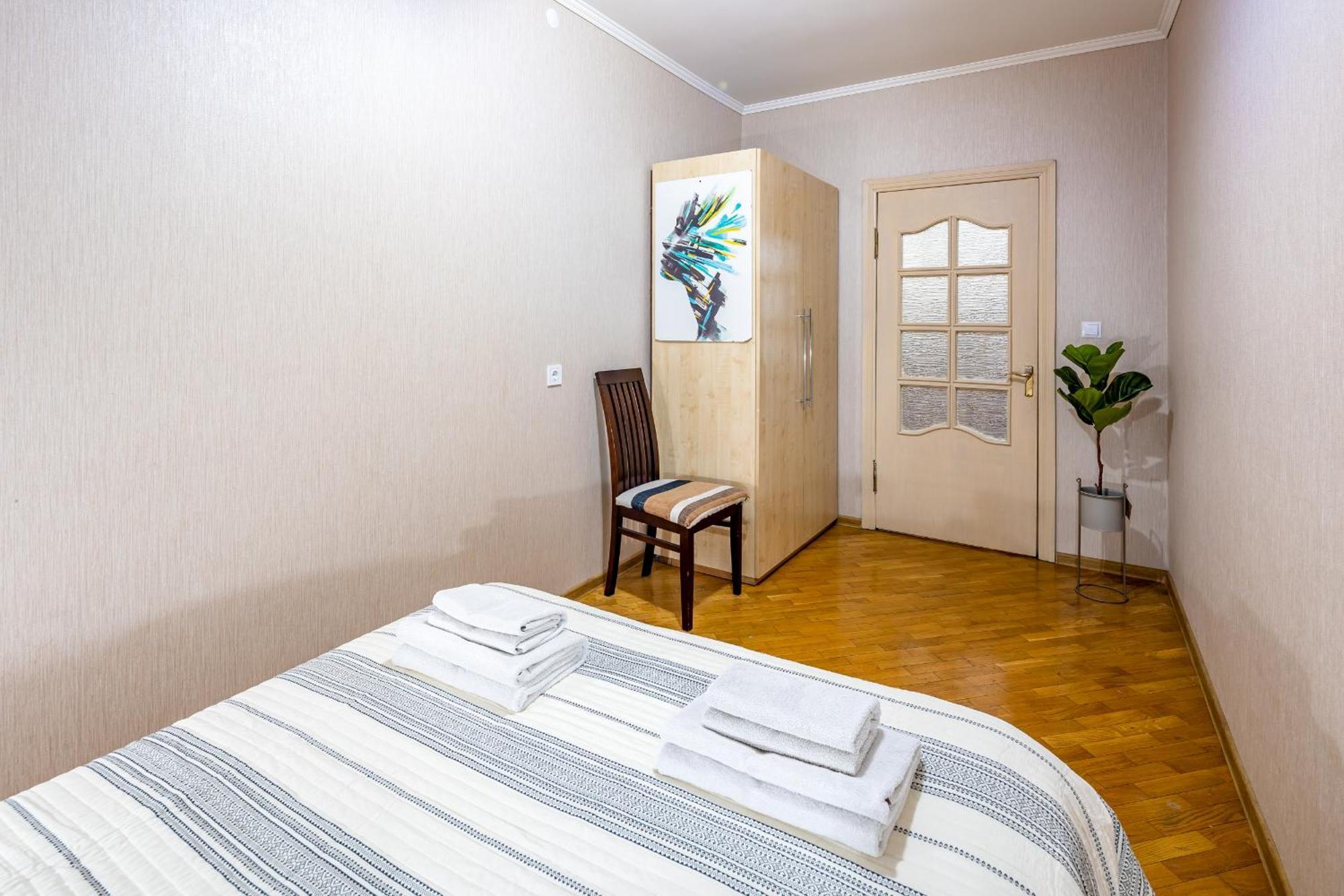 Just Another Comfy Apartment On The Main Squere. 2 Bedrooms, Own Heating, Ac Lviv Dış mekan fotoğraf